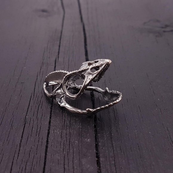 Sterling Silver Hand-cast Chameleon Lizard Skull Finger Ring - Picture 5 of 5